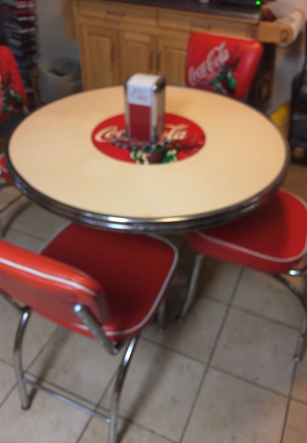 Round Table Household In Joint Base Lewis Mc Wa Offerup