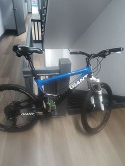 Giant Anthem carbon full suspension