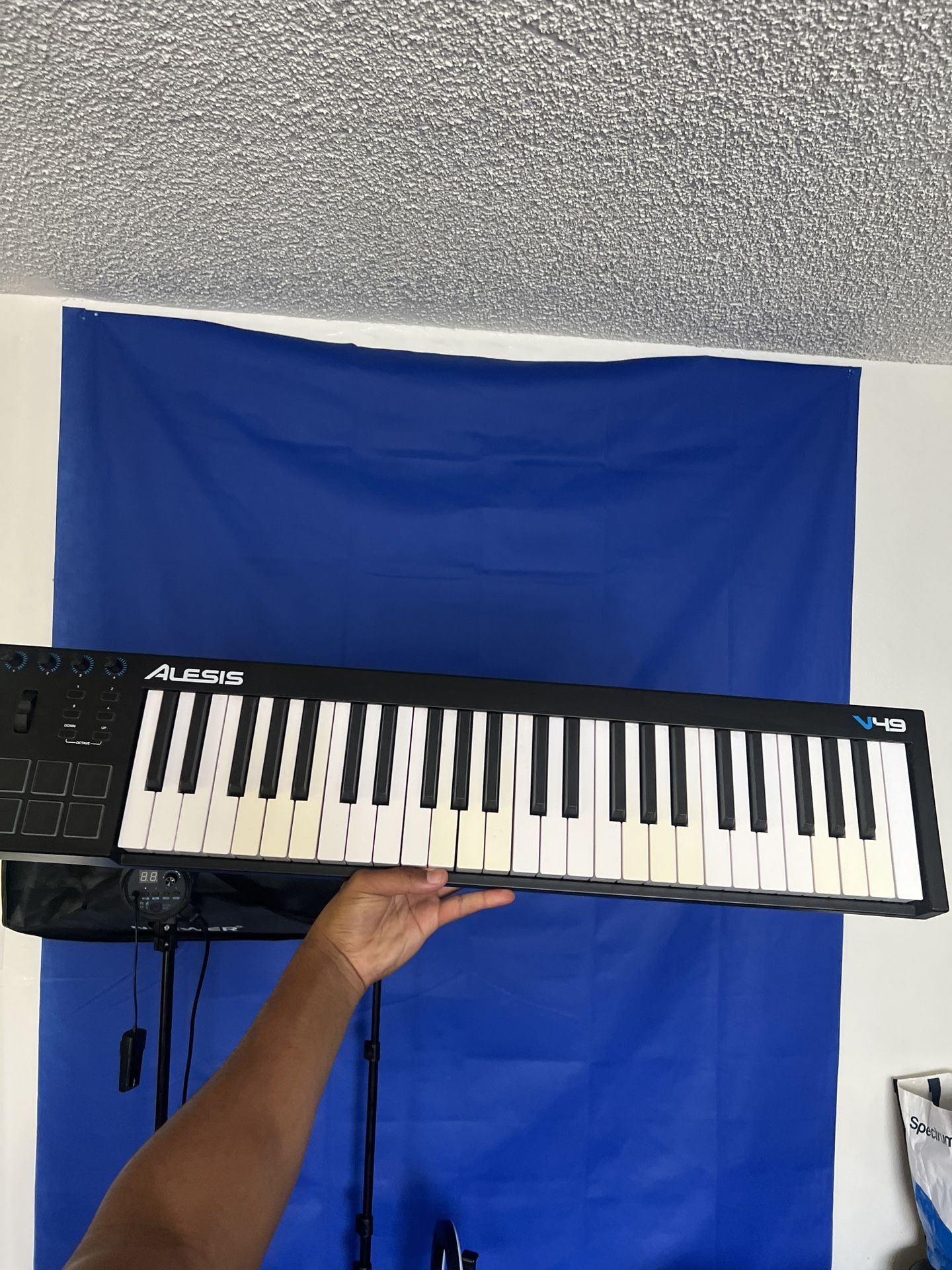 Alesis MIDI keyboard 
