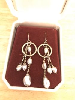 Beautiful Sterling silver with natural pearls earrings