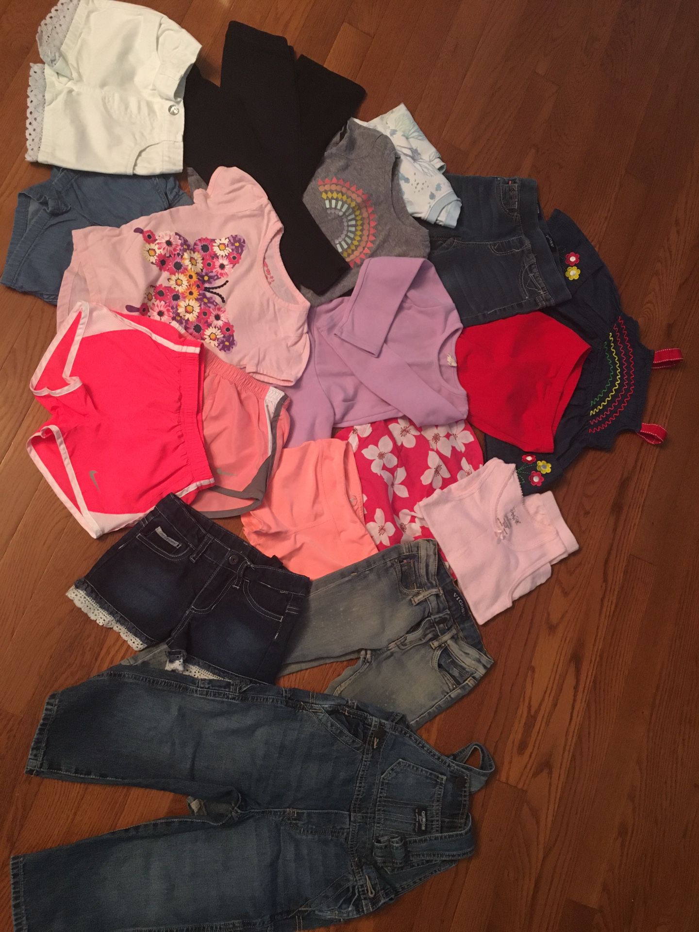 Girl 2t 3t clothes lot