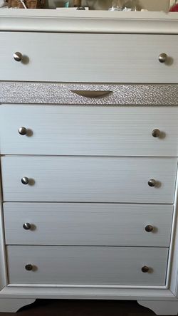 White 5-Drawer Dresser/ cajonera