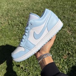 Jordan 1 Low W “White Ice Blue” Size 9.5 Men/11W