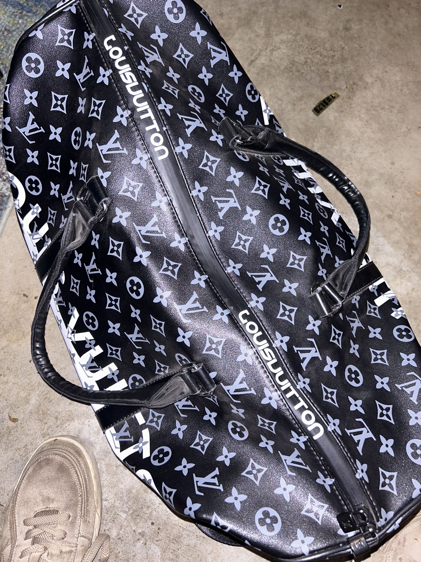 Lui Vuitton Duffle Bag (vintage) for Sale in Byrnes Mill, MO - OfferUp