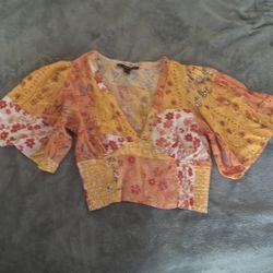 FOREVER 21 Size small Orange and yellow Floral FLARE top.