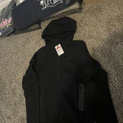 nike tech