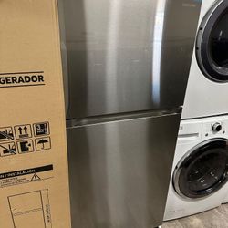Samsung Stainless steel New 19 cubic foot refrigerator 1 year warranty