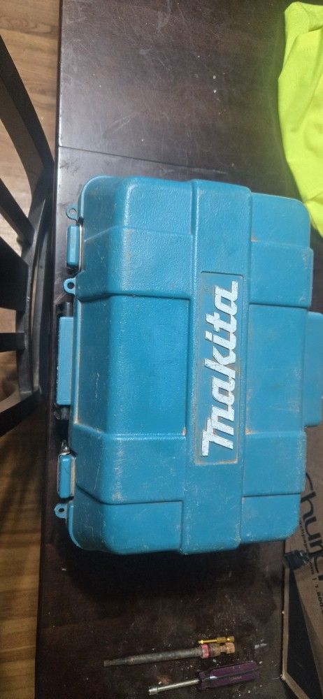 Makita 3 1/4" Corded Electric Planer Kp0800