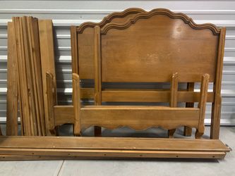 Antique Maple Twin Beds With Nightstand