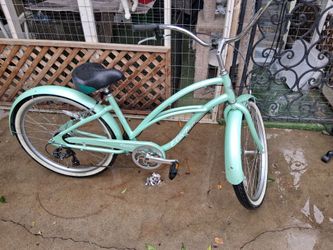 WOMANS BEACH CRUZER $$$