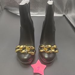 Cape Robbin  boots size 6.5