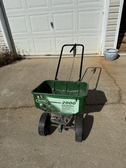 Lawn Spreader