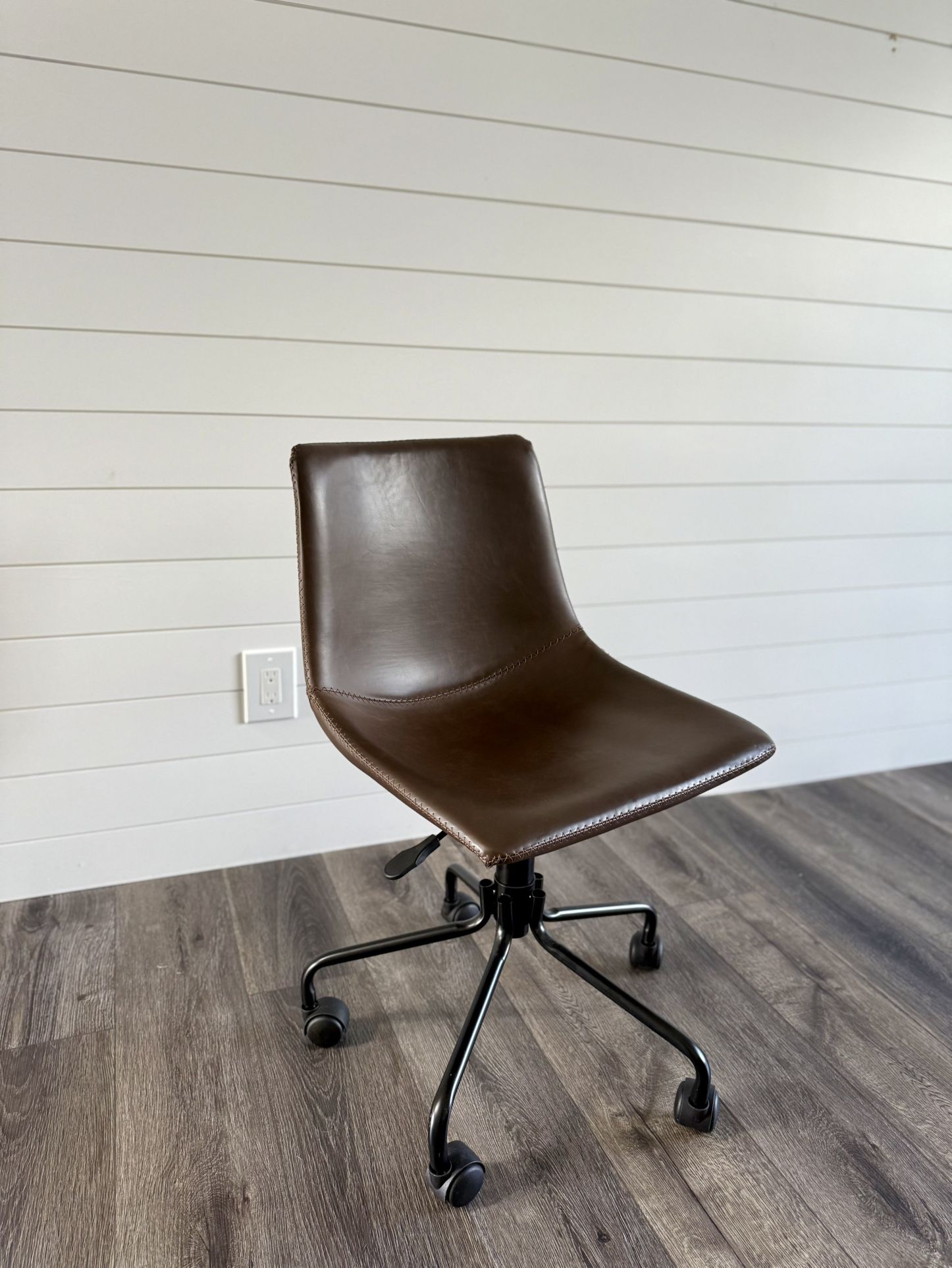 Faux Leather Brown 360 degrees Swivel Office Chair/Vanity Chair (Assembled)