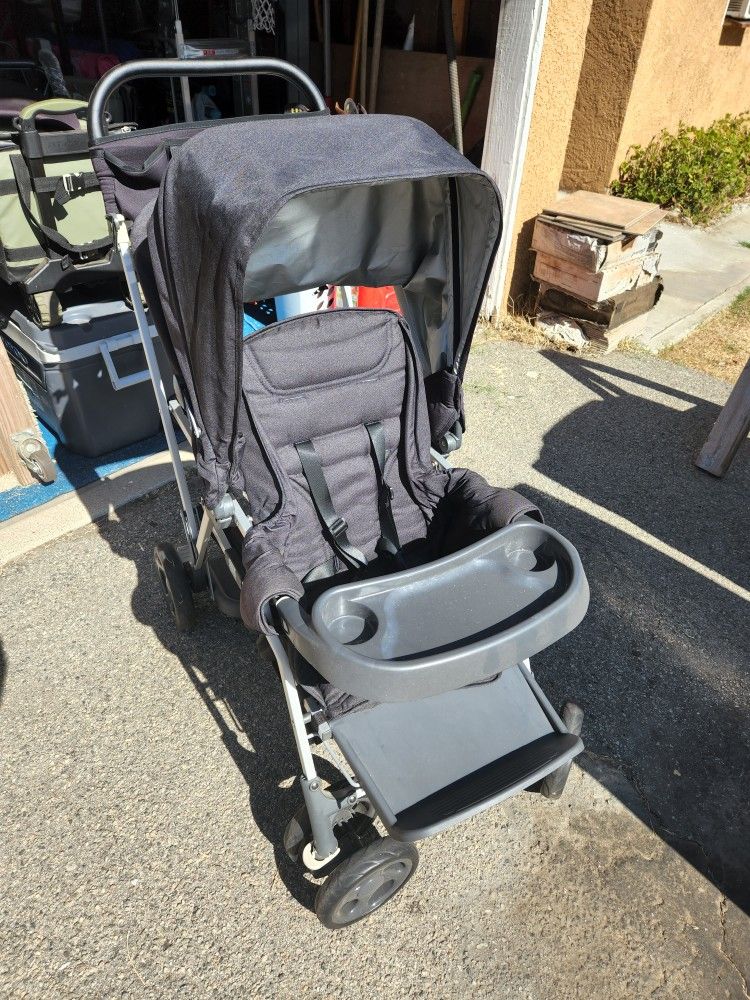 Joovy Caboose Ultralight Stroller for Sale in Pico Rivera, CA OfferUp