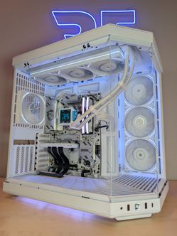 Ryzen 7 7800x3D // No GPU // 32GB DDR5 // 1TB Gen4 NVMe // WiFi 6E
