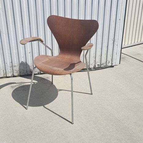 Early Arne Jacobsen Series 7 Chair (Mid Century)