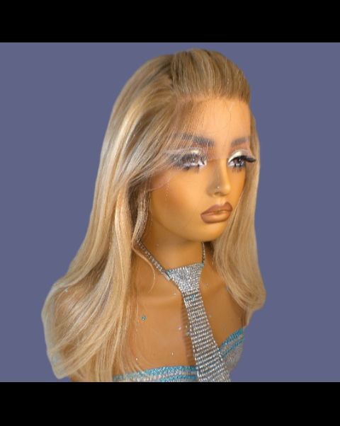 ✨18 In Layered Blonde Ombre Dimensional Lace Wig Fast Ship ✨