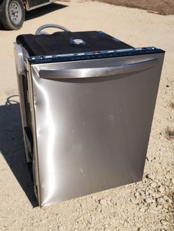 BRAND NEW Frigidaire Dishwasher in Stainless Steel with Stainless Steel Tub Model FDSH4501AS5A