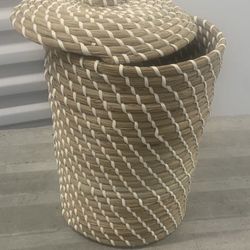 Small Waste Basket W/lid