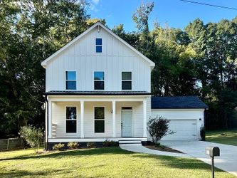 3 beds 2.5 baths 1,643 sqft 125 E 5th St, Monroe, GA 30655
