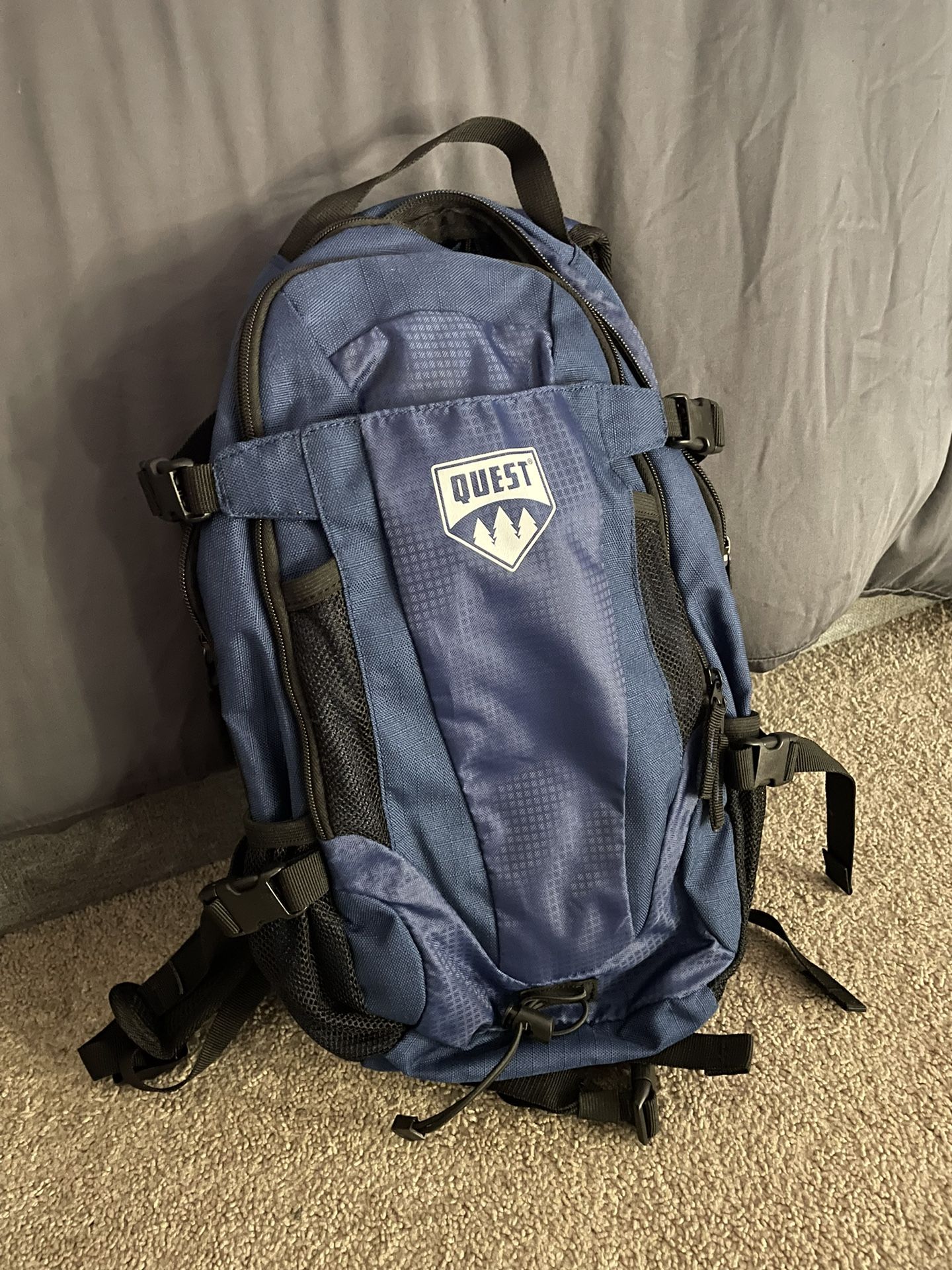Quest Hydration Pack