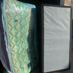 Mattres And Box Spring ( Twin Size) 