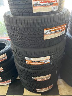 Arroyo Ultra Sport A/S 305/40R22 Tires – Set of 4