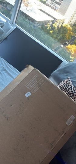 Samsung 43” 4K UHD Commercial Signage Display – Open Box, Never Used