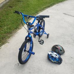18" Boys Bicycle With Training Wheels. Good Condition.