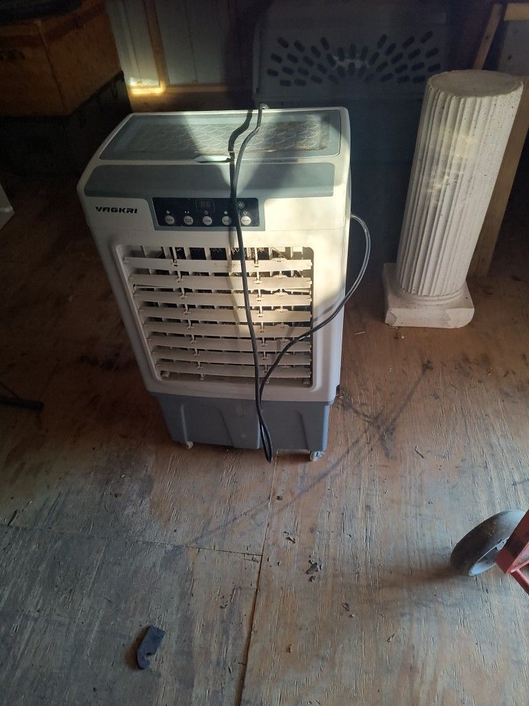 Swamp Cooler Like New On Rollers Bastrop Lousiana