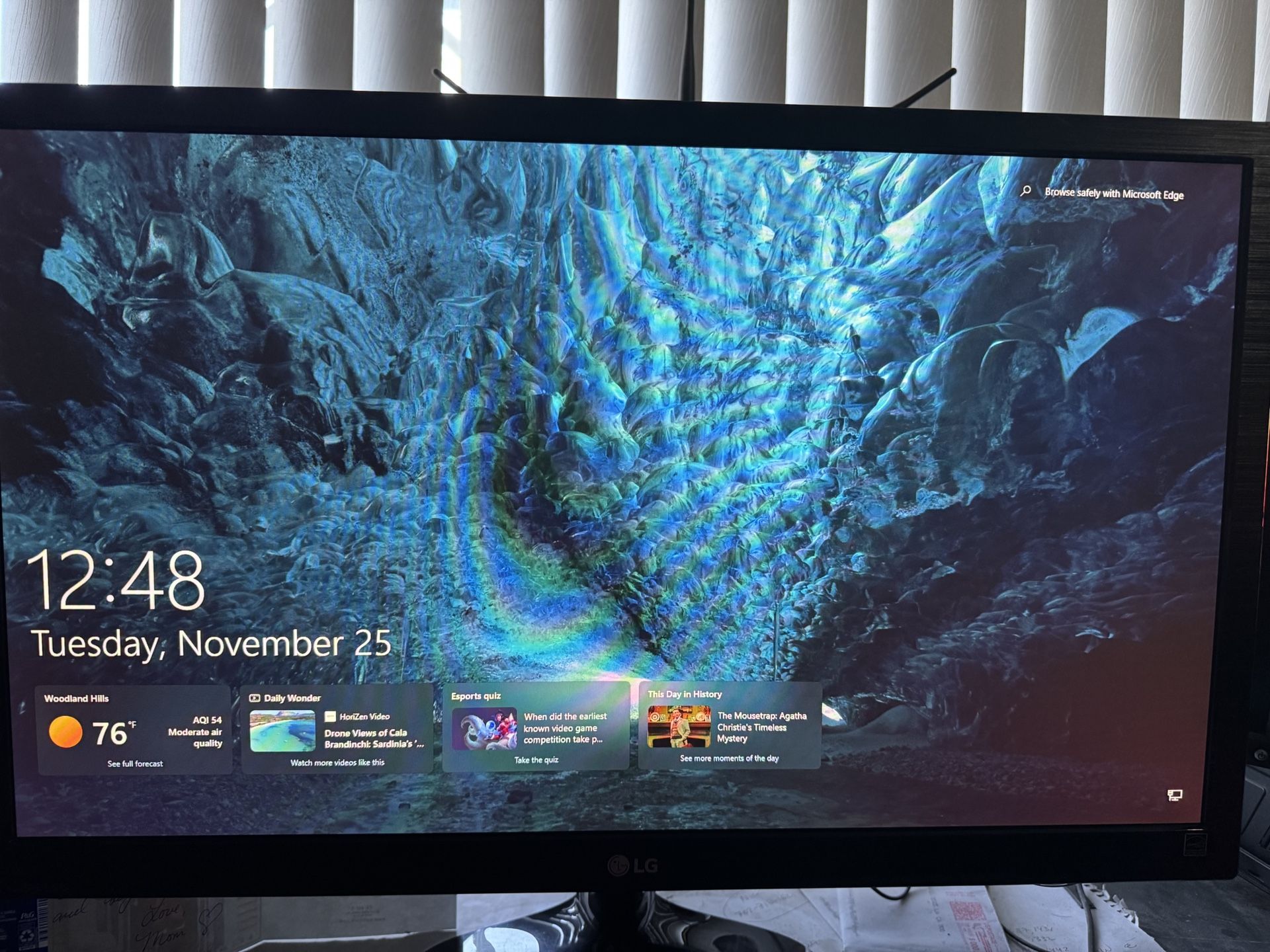 LG 27” COMPUTER MONITOR HDMI BGA LIKE NEW FREE HDMI CABLE