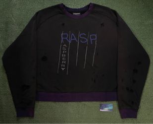 GV Gallery Raspberry hills sulfer black and purple crewneck