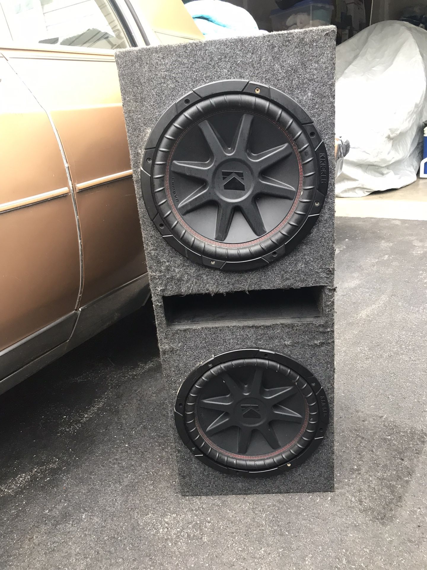 2 15 Inch Kicker Subwoofer With Vented Box
