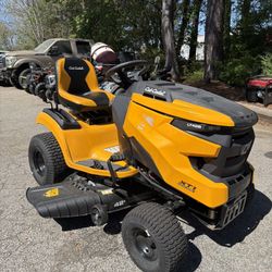 Cub cadet 42 Inch Riding Lawnmower 