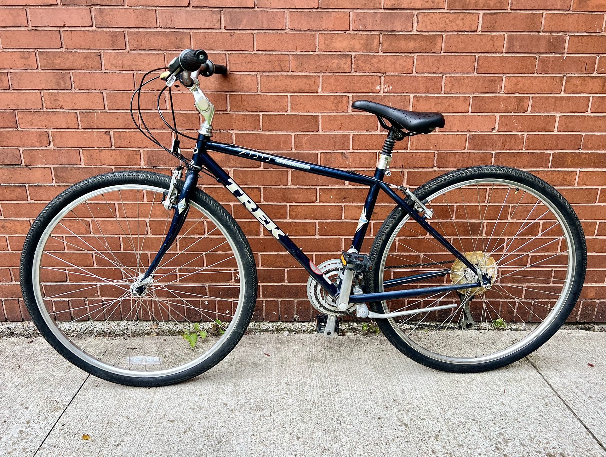 Trek Hybrid Bike - Excellent Condition