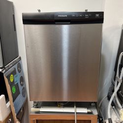 FRIGIDAIRE DISHWASHER 