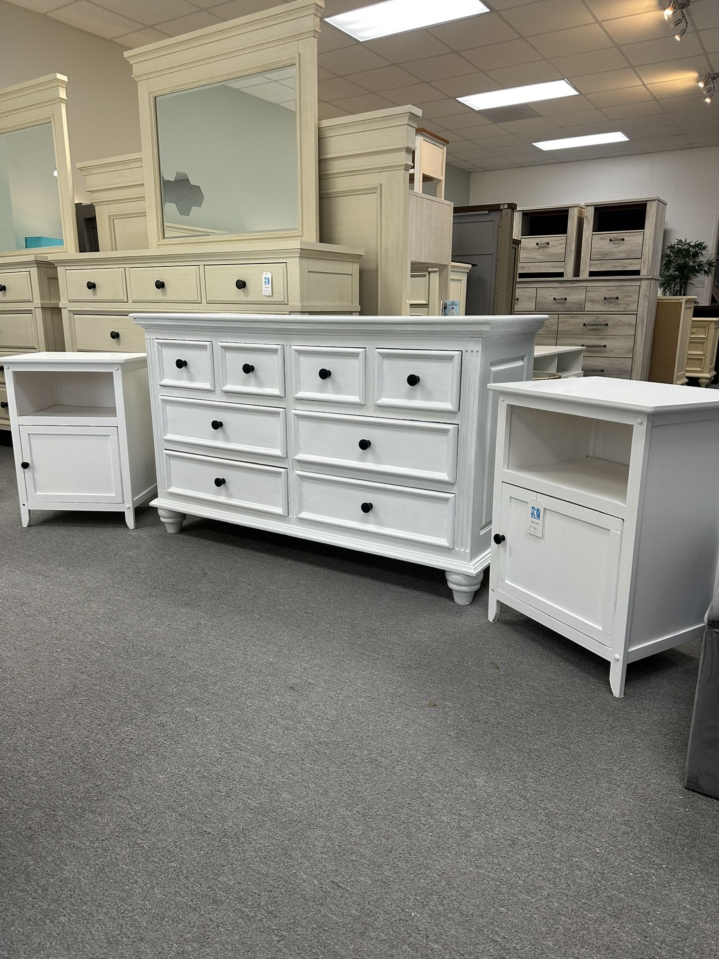 Dresser and nightstands (FREE 24H DELIVERY)