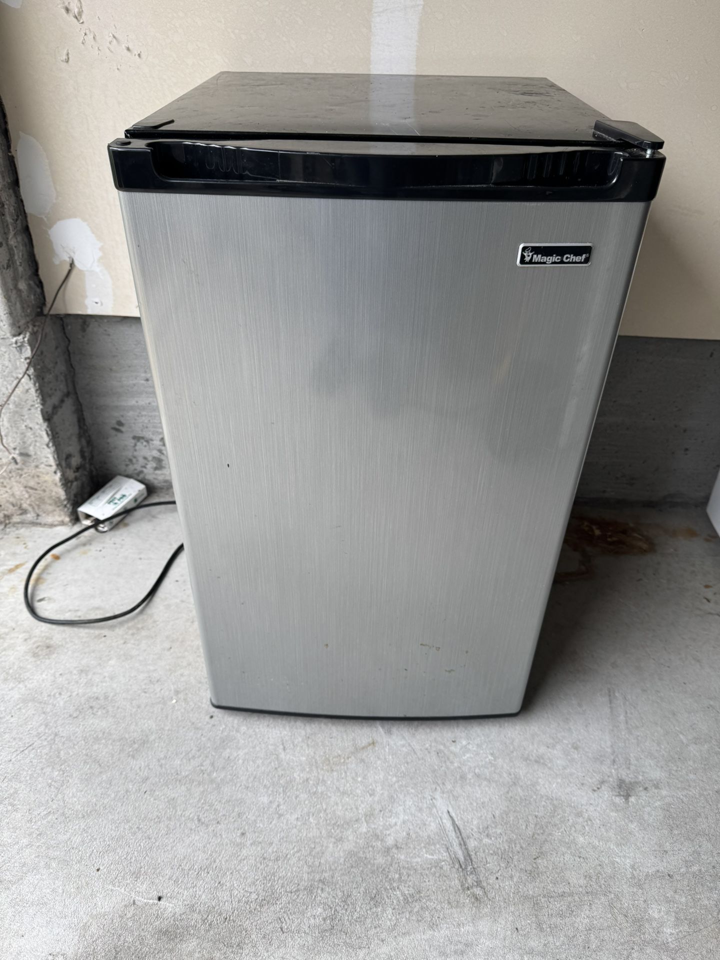 Magic Chef Fridge / Freezer