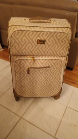 Large designer cloth Nicole Miller soft side 4 wheel spinner suitcase luggage