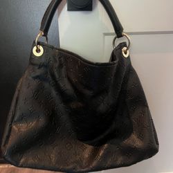 Louis Vuitton artsy Gently Used Discontinued Style 