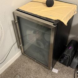 Mini Wine Collet/Refrigerator $50 
