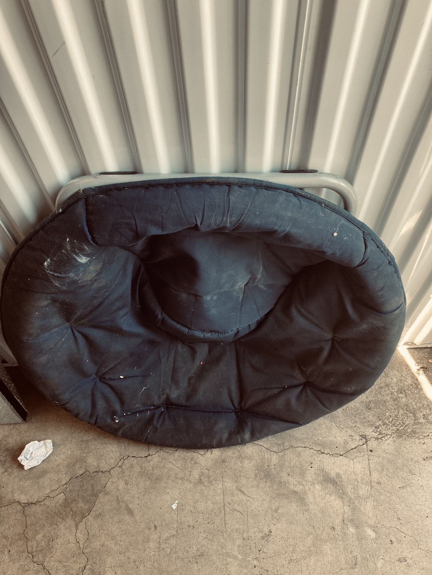 Free Puffy Chair