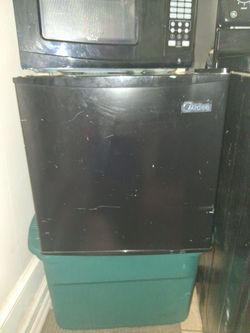 Midea mini refrigerator