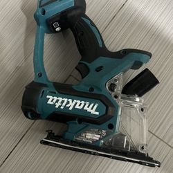 Makita 18v Cut-out Tool Model XDS01