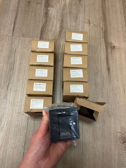 Sliding pocket door pull latch