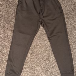 1 Left! $30 Medium Jogger American Eagle 