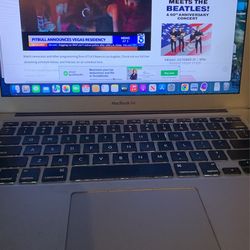 Apple MacBook Air 175$