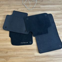 Porsche Cayenne Floor Mats (2019–2023)