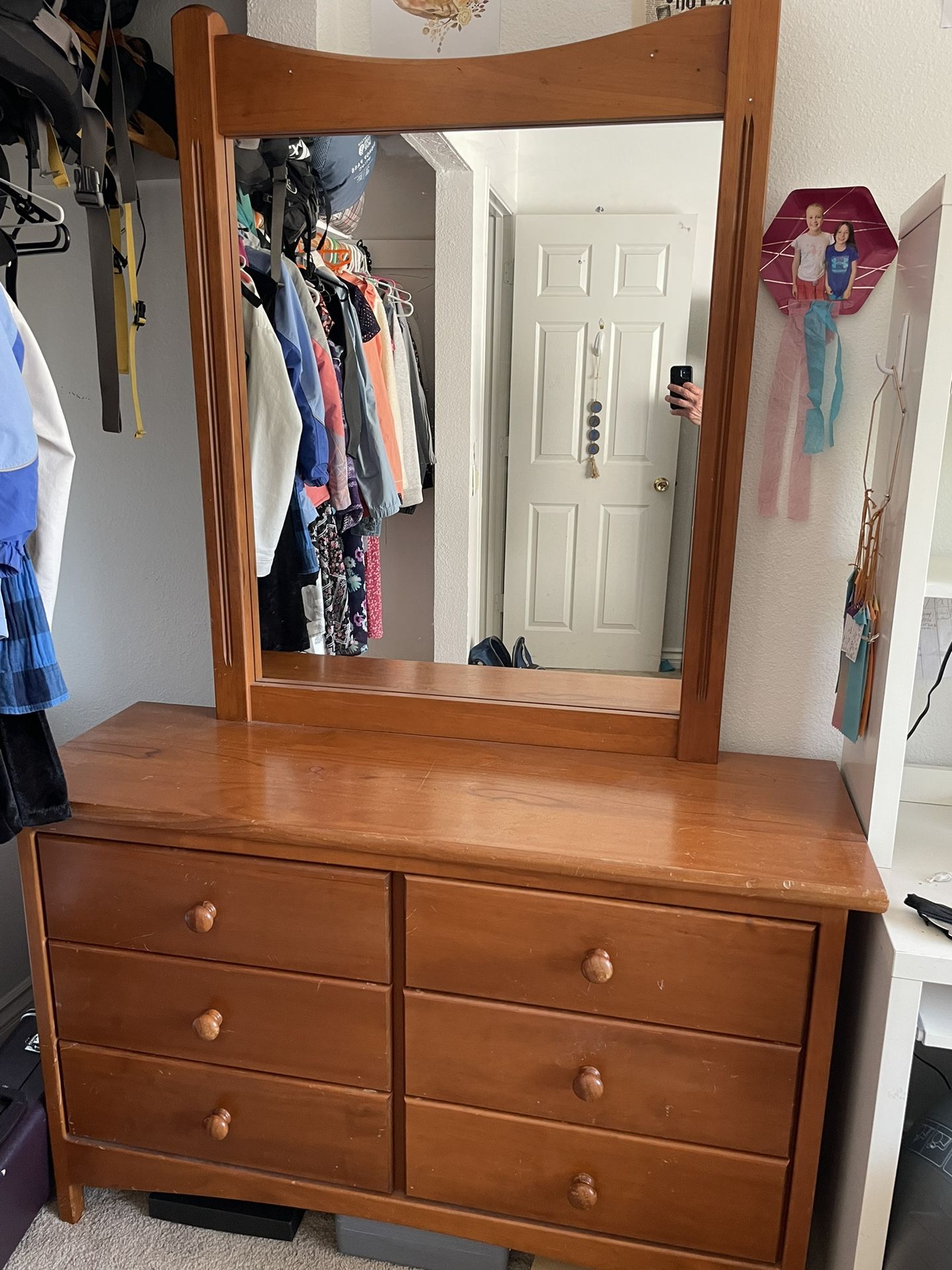 Dresser With Mirror