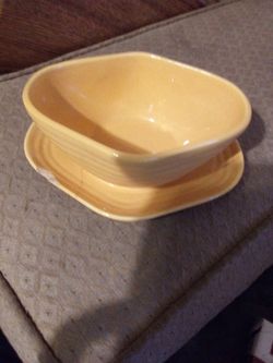 BAUER  RINGWARE GRAVY BOAT